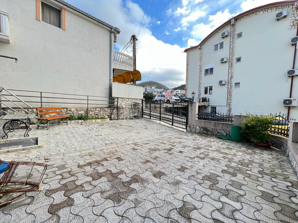 Image of House - 5 Bedrooms - 5 Bathrooms for Sale in Bar-Utjeha-Montenegro, Image 15